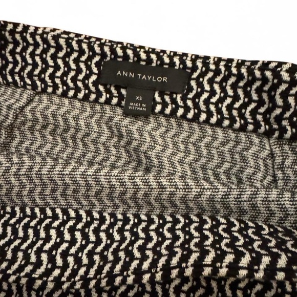 Ann Taylor Paterned Knit Pencil Skirt - Picture 2 of 3